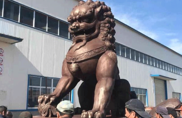 霸气铸铜狮子.gif