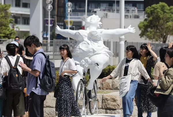 号外！号外！雕塑家“胖太阳”又上新闻啦！