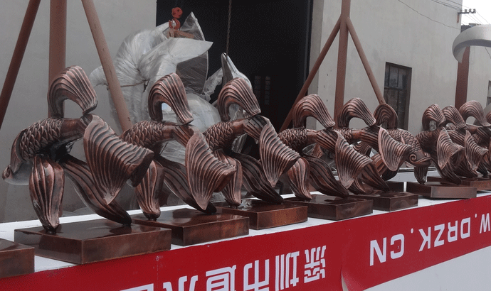 听我韶韶铜雕塑制作的种类与挑选方式