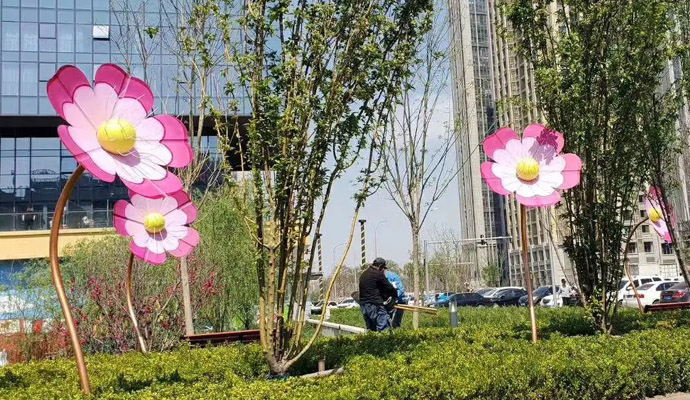 为什么那么多场景中喜欢用花朵雕塑制作！