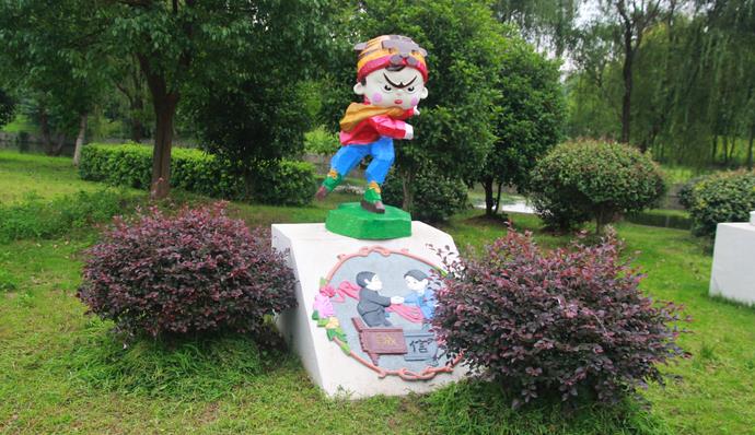 玻璃钢卡通雕塑.jpg