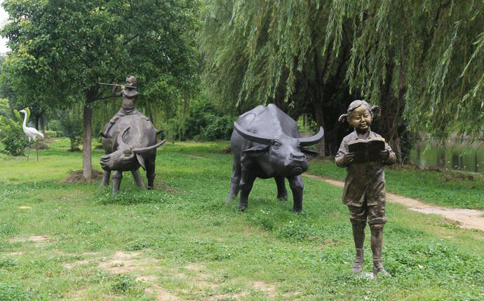 仿铜玻璃钢雕塑制作.gif 仿铜玻璃钢雕塑制作.gif