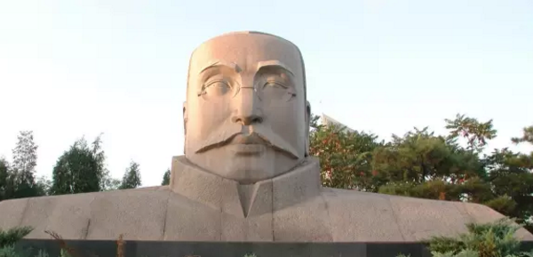 《李大钊纪念像�?jpg.png 《李大钊纪念像�?jpg.png