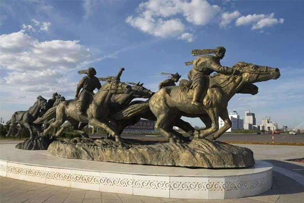 铸铜雕塑.jpg 铸铜雕塑.jpg