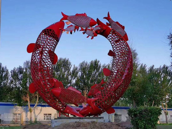不锈钢鱼群雕�?.jpg