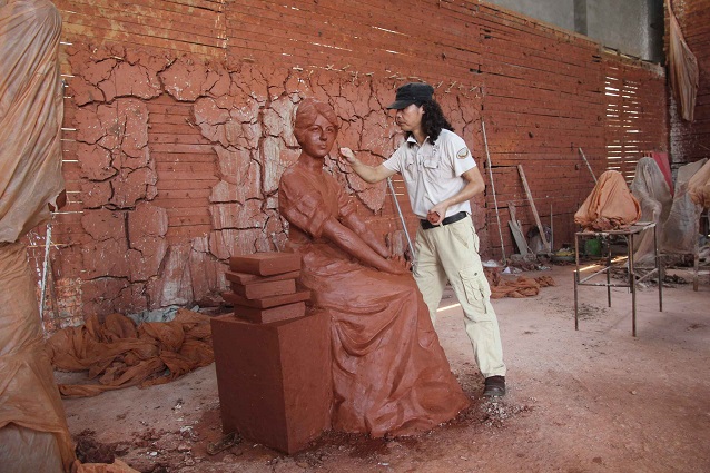 南京先登雕塑承接赛珍珠铜像制作 著名雕塑家东郭教授担纲制作