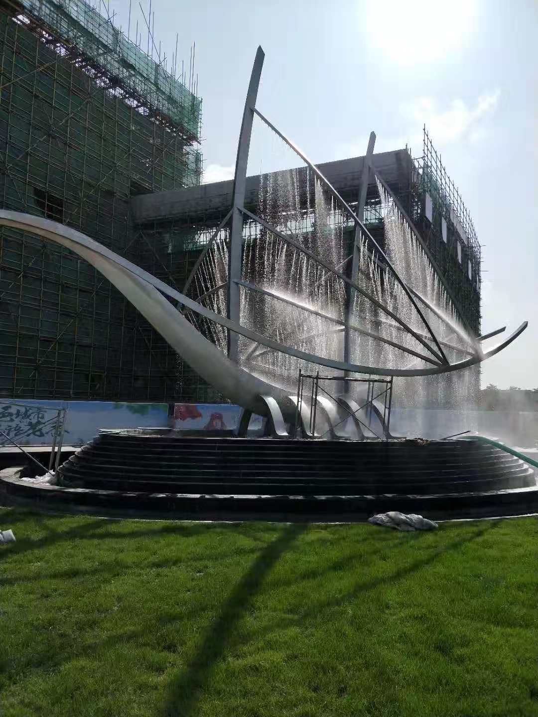 南京雕塑厂告诉你雕塑艺术的具体表现