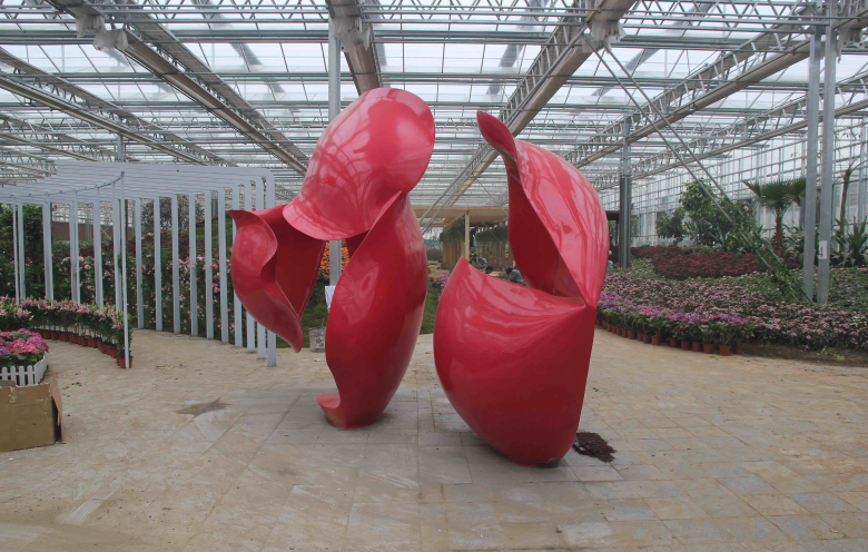 玻璃钢雕塑设计审美与时代相结合