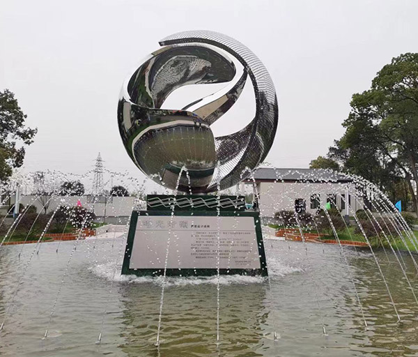 艺术之源：雕塑制作中的内在真实与情感传达