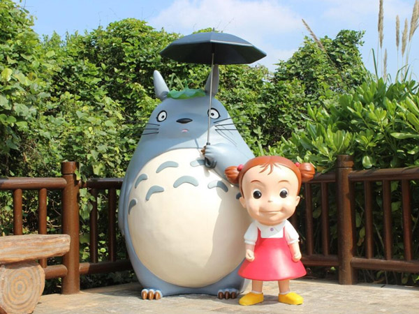 玻璃钢雕塑：艺术之花的绽放