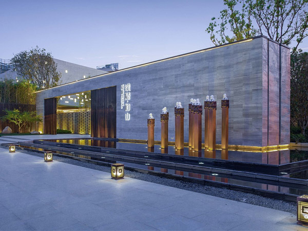 雕塑制作与售楼处：情感与文化的交织乐章